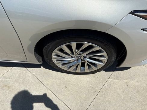 Used 2020 Lexus ES 350 w/ Luxury Package FWD image 10