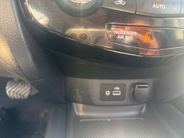 Used 2020 Nissan Rogue SV FWD image 7