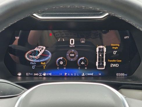 Used 2024 Chevrolet Colorado ZR2 w/ Technology Package AWD/4WD image 31