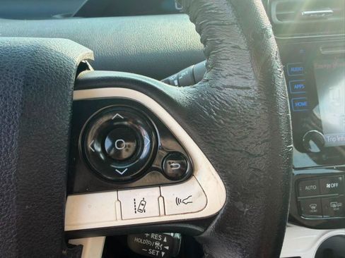 Used 2017 Toyota Prius Prime Plus w/ Carpet Mat Package FWD image 19