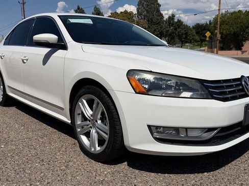 Used 2015 Volkswagen Passat TDI SEL Premium FWD image 1