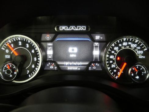 Used 2023 RAM 1500 Big Horn AWD/4WD image 14