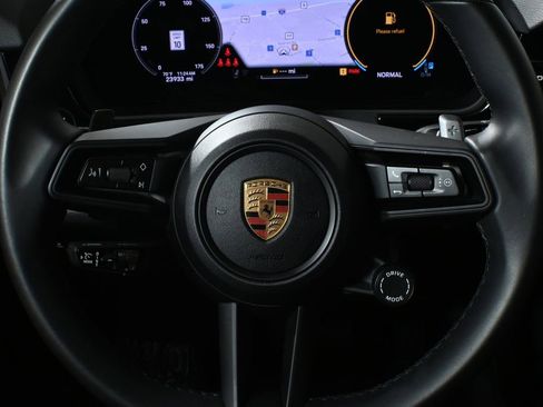 Used 2025 Porsche Cayenne AWD/4WD image 18