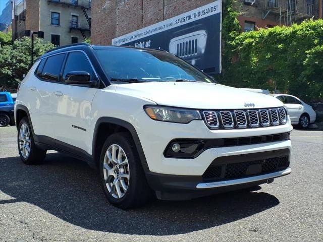 Certified 2025 Jeep Compass Limited AWD/4WD image 3