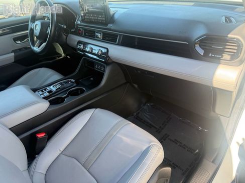 Certified 2025 Honda Pilot EX-L image 32