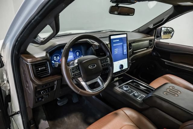 Used 2024 Ford Expedition King Ranch AWD/4WD image 4