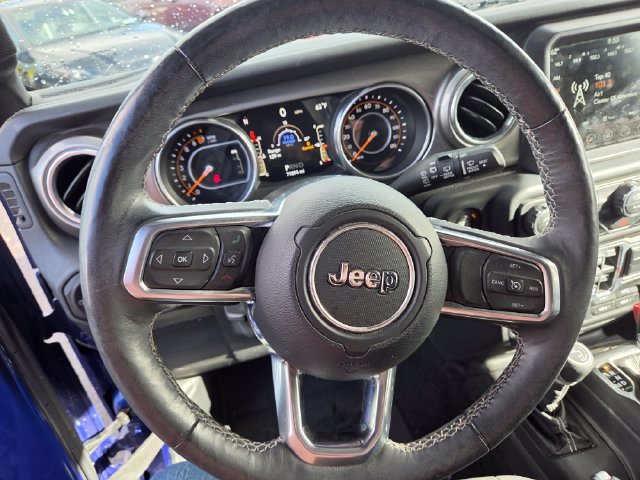 Used 2018 Jeep Wrangler Unlimited Sahara AWD/4WD image 3