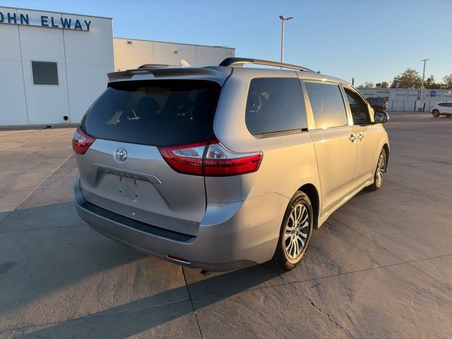 Used 2018 Toyota Sienna XLE FWD image 5