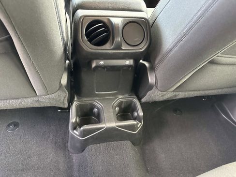 Used 2022 Jeep Wrangler Unlimited Sport image 16