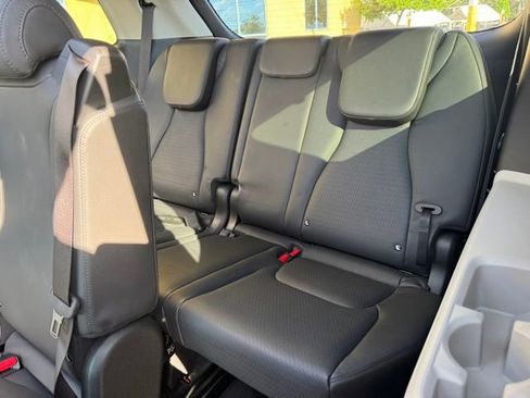 Used 2023 Kia Carnival SX Prestige FWD image 14