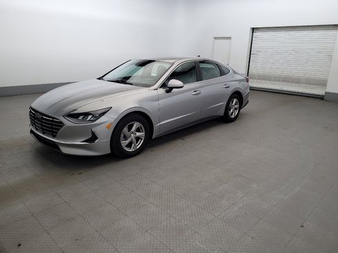 Used 2022 Hyundai Sonata SE w/ Cargo Package FWD image 2