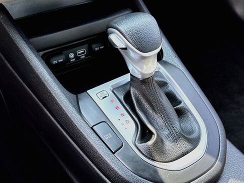 Used 2020 Kia Forte LXS FWD image 19