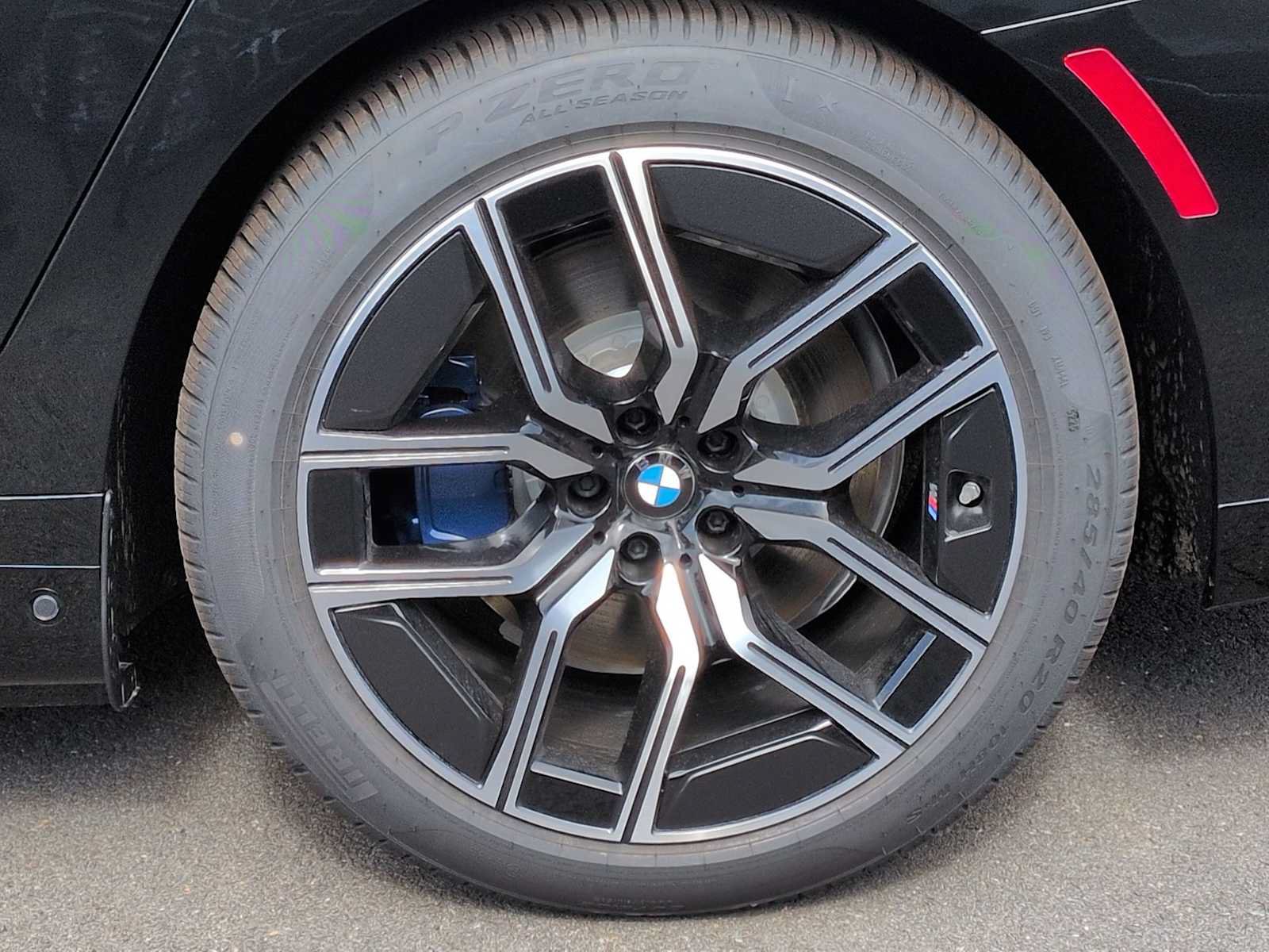 Used 2026 BMW i7 xDrive60 w/ Executive Package AWD/4WD image 14