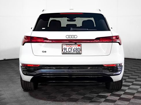 Used 2024 Audi Q8 e-tron Premium Plus image 13