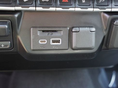 Certified 2022 Chevrolet Silverado 2500 LTZ AWD/4WD image 29