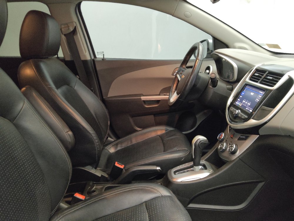 Used 2020 Chevrolet Sonic Premier FWD image 21