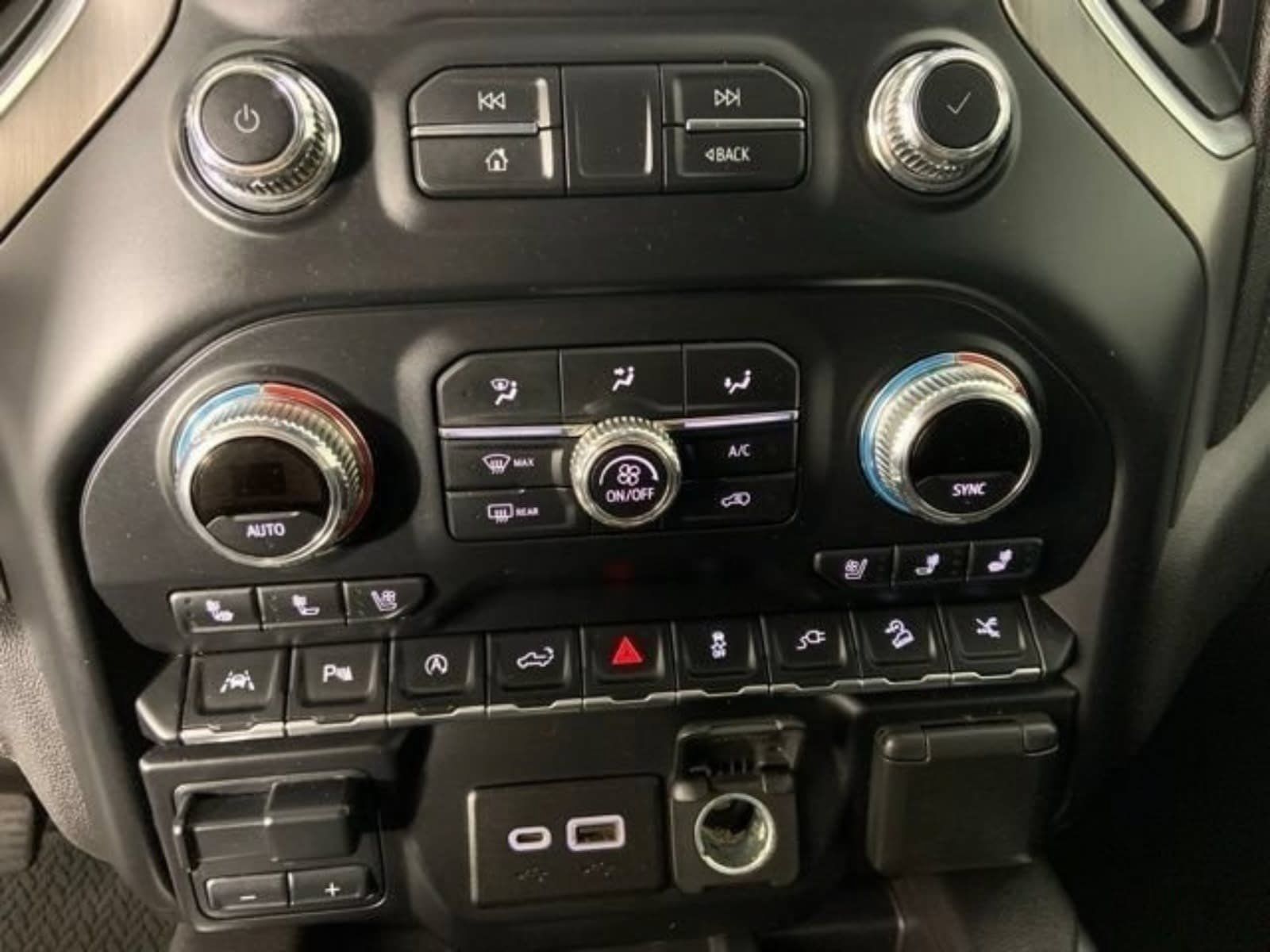 Used 2020 GMC Sierra 1500 Denali w/ Denali Ultimate Package AWD/4WD image 29