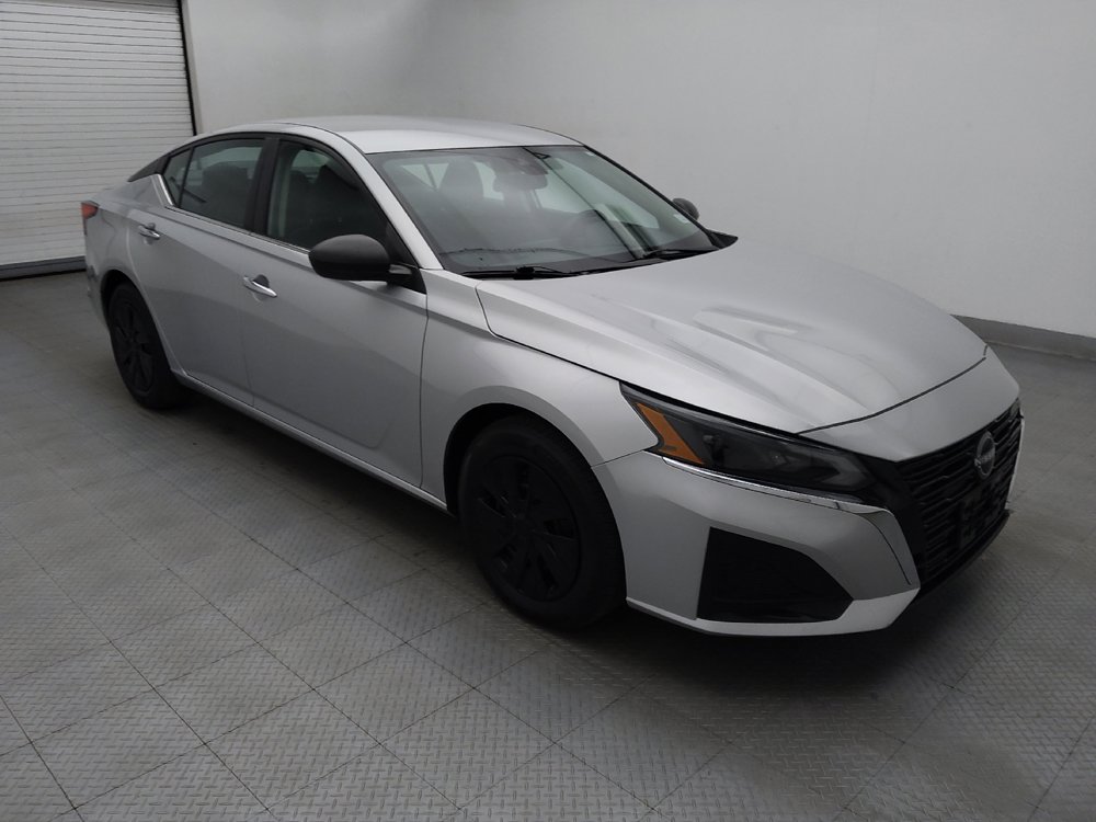 Used 2024 Nissan Altima 2.5 S FWD image 13