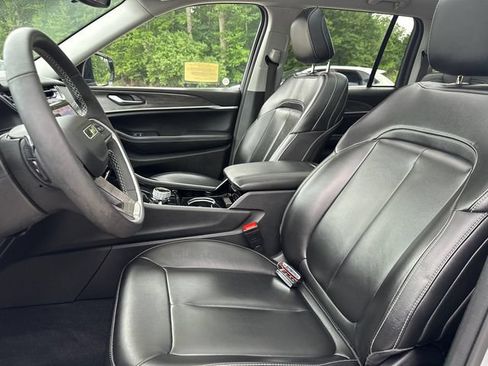 Used 2023 Jeep Grand Cherokee Limited AWD/4WD image 40