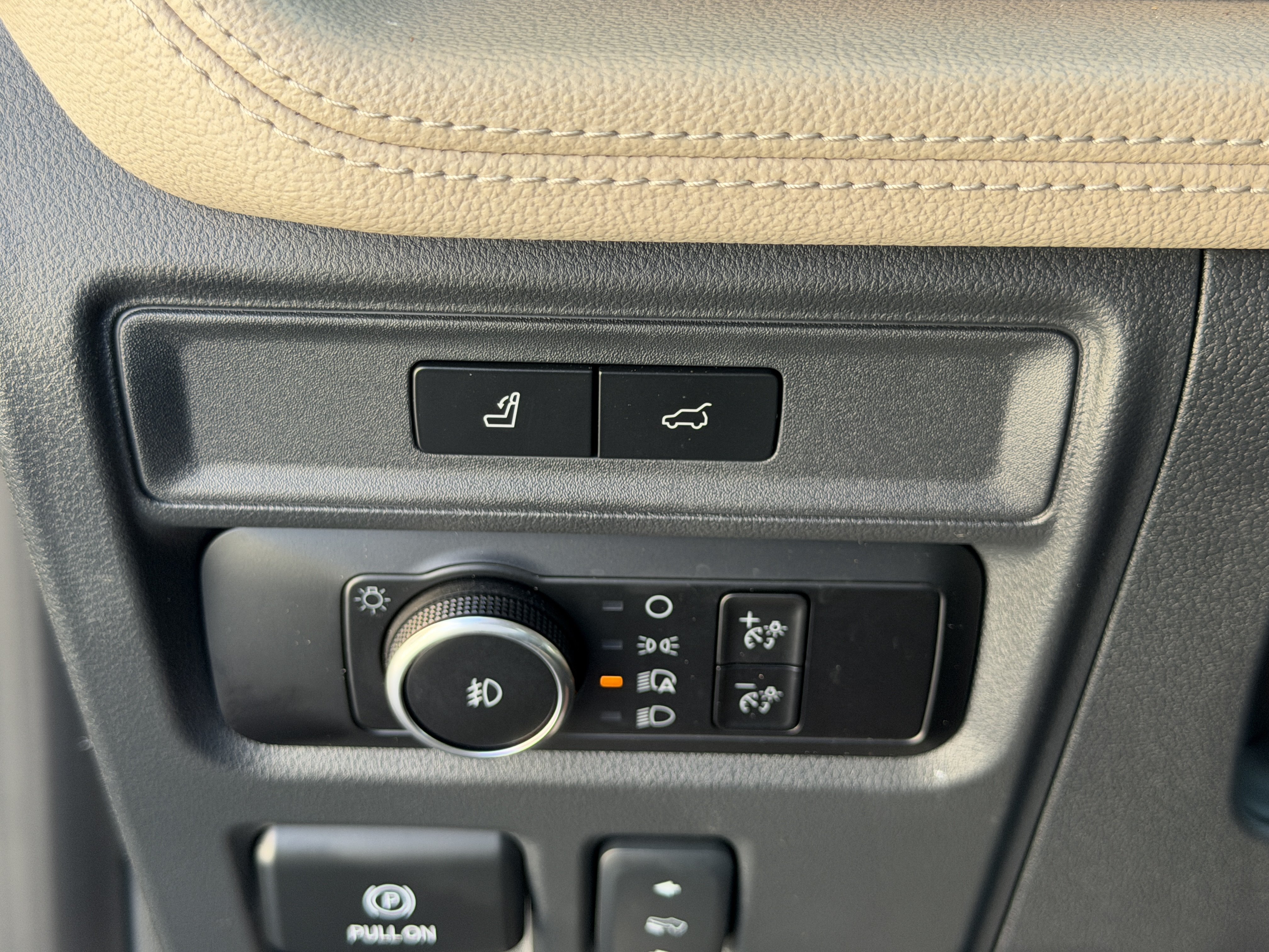Used 2023 Ford Expedition Limited AWD/4WD image 30