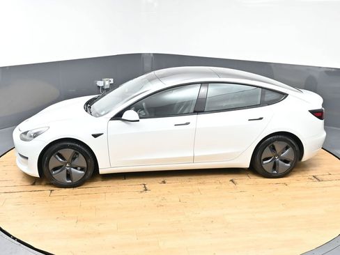 Used 2021 Tesla Model 3 Standard Range Plus image 51