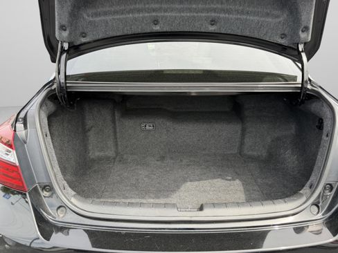 Used 2017 Honda Accord Touring image 21