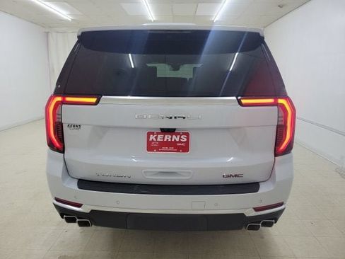 New 2026 GMC Yukon XL Denali w/ Denali Reserve Package AWD/4WD image 7