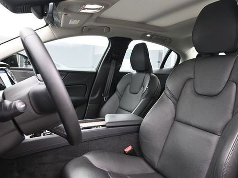 Used 2025 Volvo S60 B5 Plus FWD image 10