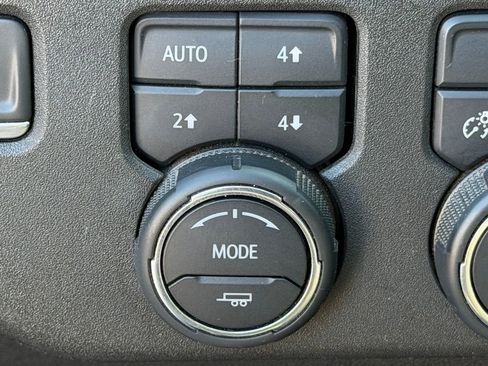 Used 2022 Chevrolet Silverado 1500 LT image 17