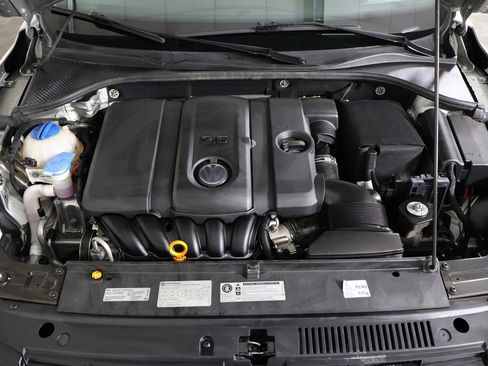 Used 2013 Volkswagen Passat 2.5 SE image 17