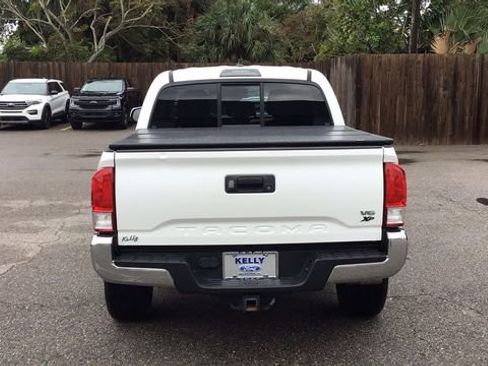 Used 2016 Toyota Tacoma SR5 image 6