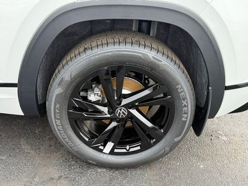New 2026 Volkswagen Atlas Cross Sport SEL R-Line image 6