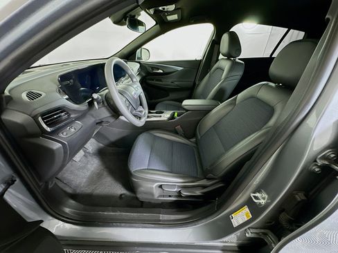 Used 2025 Buick Envista Preferred image 13