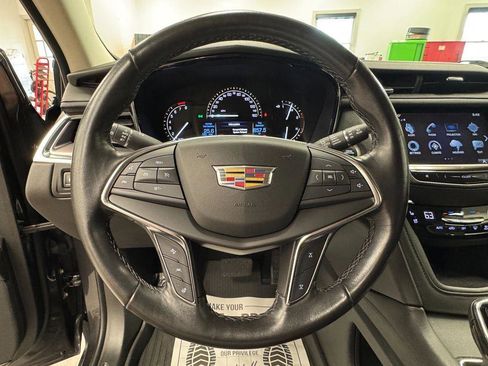 Used 2019 Cadillac XT5 Premium Luxury AWD/4WD image 4