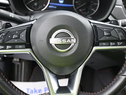 Used 2024 Nissan Altima 2.5 SR FWD image 12