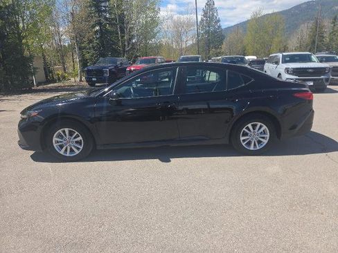Used 2025 Toyota Camry LE AWD/4WD image 5