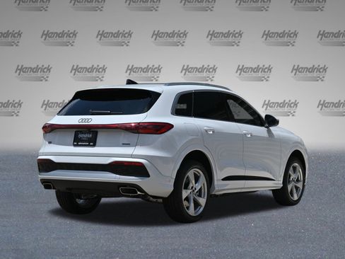 Used 2025 Audi Q5 Premium w/ Premium Plus AWD/4WD image 9