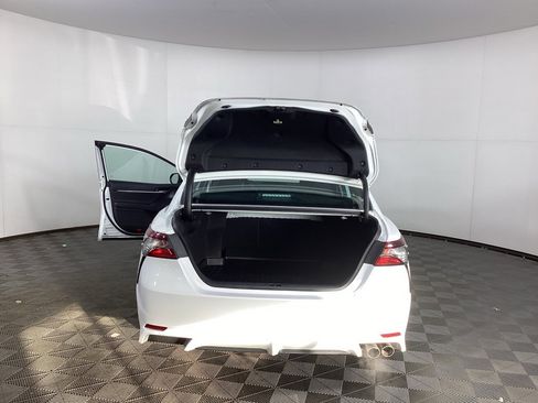 Used 2021 Toyota Camry SE w/ Cold Weather Package image 32