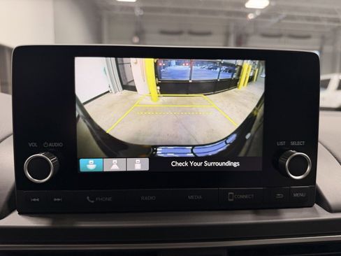 Used 2024 Honda Pilot LX image 39