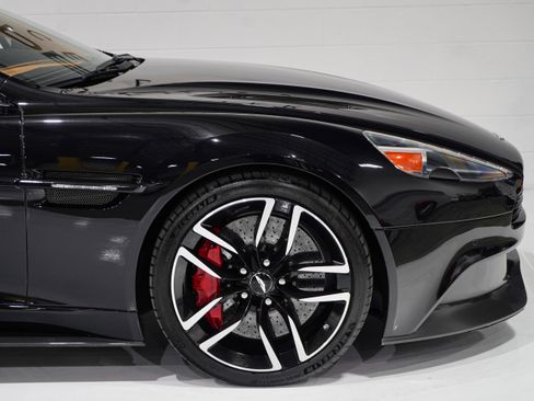 Used 2017 Aston Martin Vanquish Volante RWD image 23