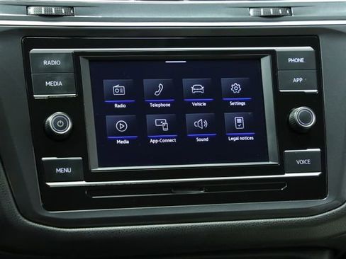 Certified 2022 Volkswagen Tiguan S image 17