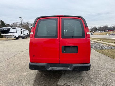 Used 2015 Chevrolet Express 2500 image 6