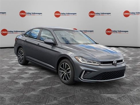 New 2026 Volkswagen Jetta SE image 3