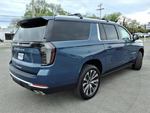 New 2026 Chevrolet Suburban High Country AWD/4WD image 4
