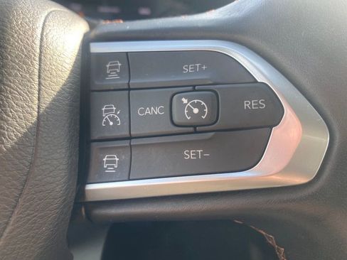 Used 2022 Jeep Compass Limited image 8