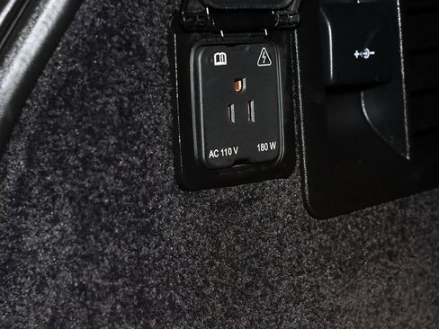 Used 2019 Land Rover Range Rover HSE image 34