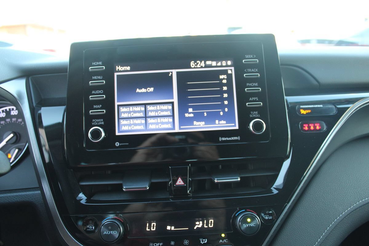 Used 2022 Toyota Camry SE w/ Carpet Mat Package (TMS) FWD image 27