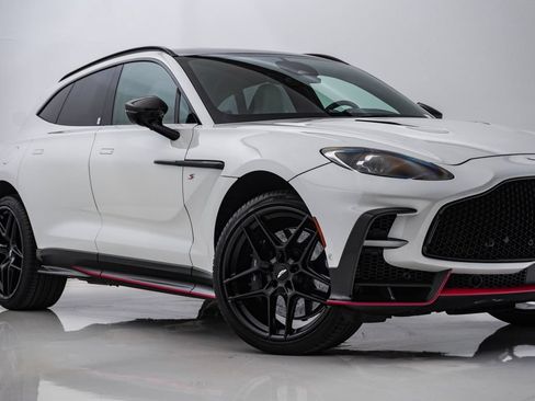 Used 2026 Aston Martin DBX 707 AWD/4WD image 2