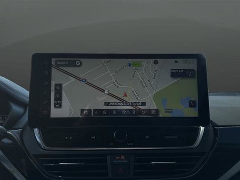 Used 2024 Nissan Altima 2.0 SR image 10