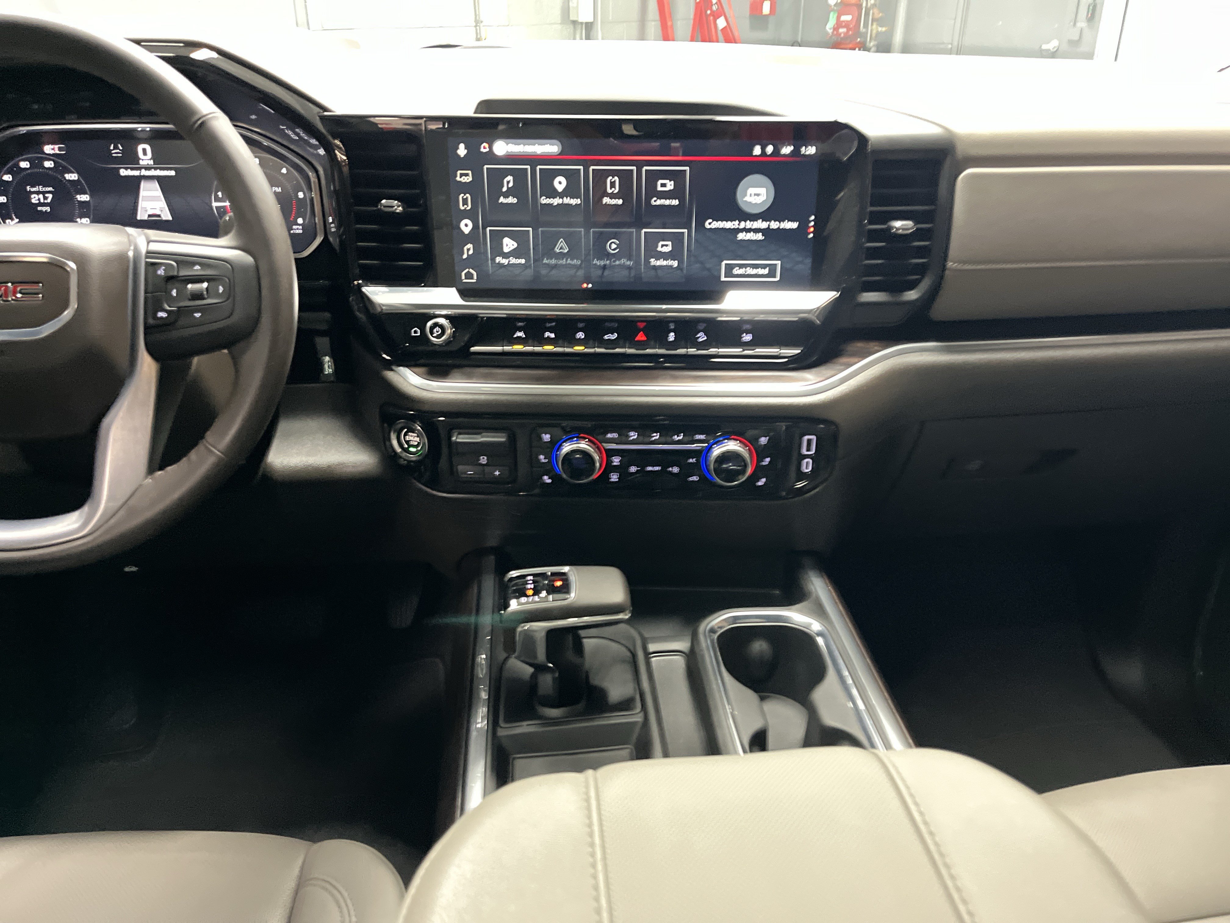 Used 2026 GMC Sierra 1500 SLT w/ SLT Premium Plus Package AWD/4WD image 30
